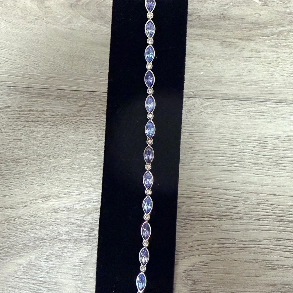 Elegant Purple Gemstone Silver Tone Bracelet‎ 8”